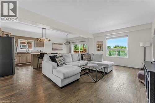 80 Loretta Drive, Virgil, ON - Indoor Photo Showing Living Room