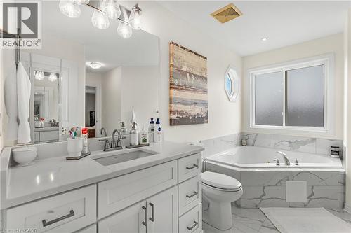 80 Loretta Drive, Virgil, ON - Indoor Photo Showing Bathroom