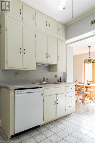 74 Chedoke Avenue, Hamilton, ON - Indoor Photo Showing Kitchen