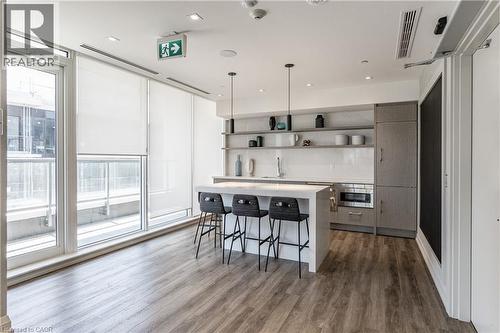 212 King William Street E Unit# 415, Hamilton, ON - Indoor Photo Showing Kitchen With Upgraded Kitchen