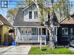 35 BAYFIELD Avenue  Hamilton, ON L8H 3M5