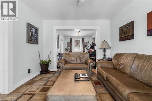 Living area with baseboards - 35 Bayfield Avenue, Hamilton, ON - Indoor Photo Showing Living Room