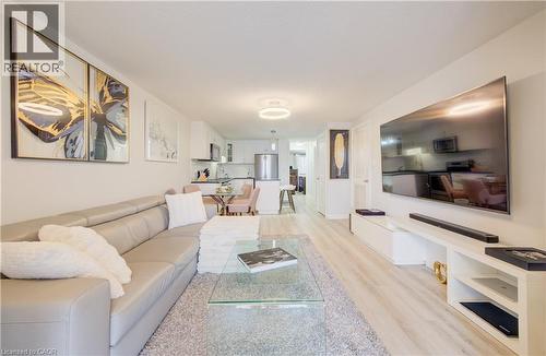 1989 Ottawa Street S Unit# 27A, Kitchener, ON - Indoor Photo Showing Living Room