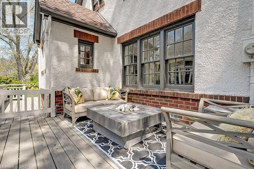 1060 Mohawk Road, Burlington, ON - Outdoor