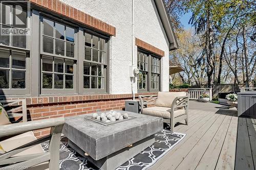 1060 Mohawk Road, Burlington, ON - Outdoor