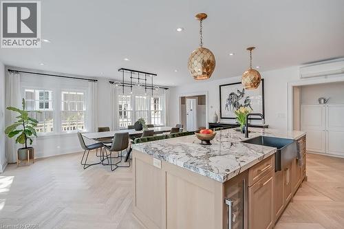 1060 Mohawk Road, Burlington, ON - Indoor