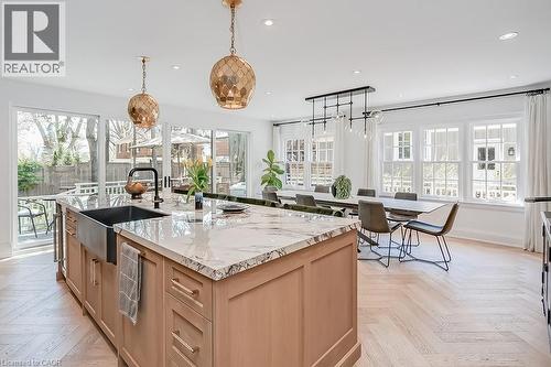 1060 Mohawk Road, Burlington, ON - Indoor