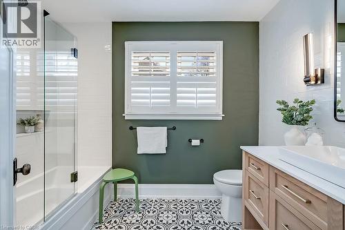 1060 Mohawk Road, Burlington, ON - Indoor Photo Showing Bathroom