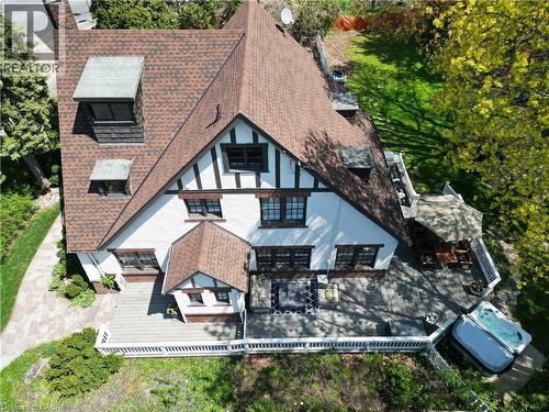 1060 Mohawk Road, Burlington, ON - Outdoor