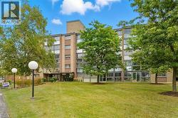 400 CHAMPLAIN Boulevard Unit# 305  Cambridge, ON N1R 7J6