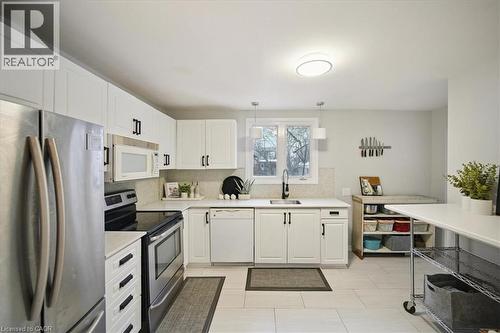 171 Paling Avenue, Hamilton, ON - Indoor Photo Showing Kitchen