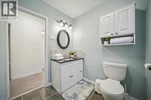 171 Paling Avenue, Hamilton, ON - Indoor Photo Showing Bathroom