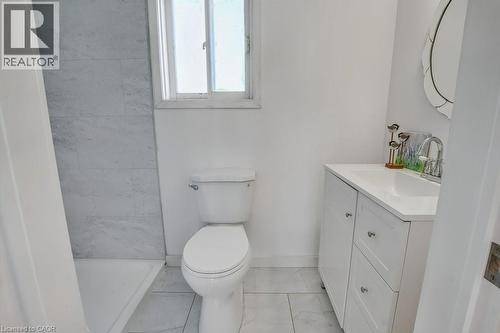 128 River Road, Welland, ON - Indoor Photo Showing Bathroom