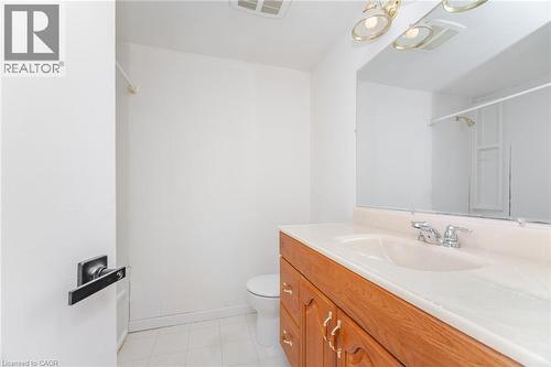 21 Horning Drive, Hamilton, ON - Indoor Photo Showing Bathroom