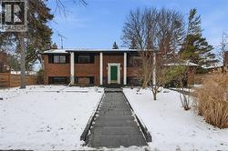 13 UPPER CANADA Drive  Niagara-On-The-Lake, ON L0S 1J0