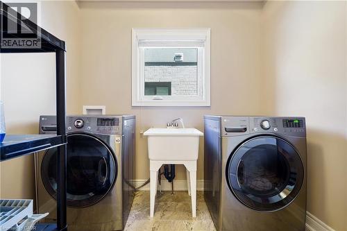 8952 Black Forest Crescent, Niagara Falls, ON - Indoor Photo Showing Laundry Room