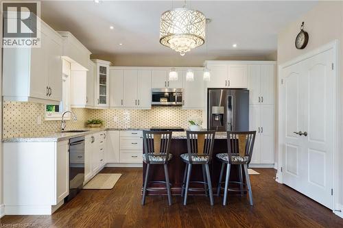 8952 Black Forest Crescent, Niagara Falls, ON - Indoor Photo Showing Kitchen With Upgraded Kitchen