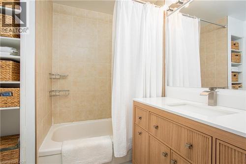 826 Beach Boulevard, Hamilton, ON - Indoor Photo Showing Bathroom