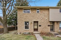 75 VENTURA Drive Unit# 9  St. Catharines, ON L2R 7J7