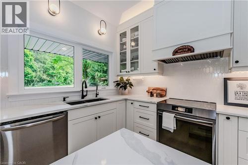 195 Riverbank Drive, Cambridge, ON - Indoor Photo Showing Kitchen With Double Sink
