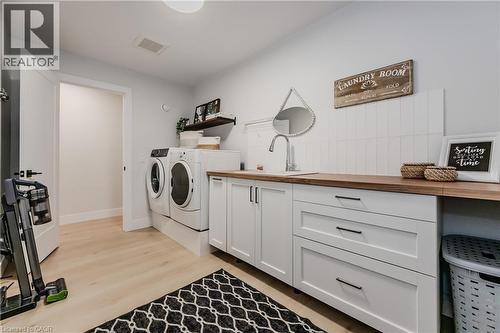 195 Riverbank Drive, Cambridge, ON - Indoor Photo Showing Laundry Room