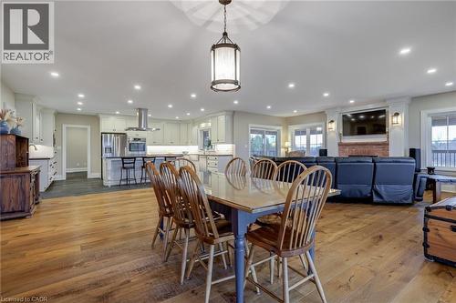 1041 8Th Concession Road W, Flamborough, ON - Indoor Photo Showing Dining Room