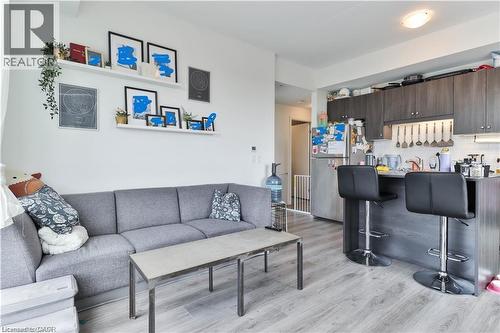 108 Garment Street Unit# 708, Kitchener, ON - Indoor Photo Showing Living Room