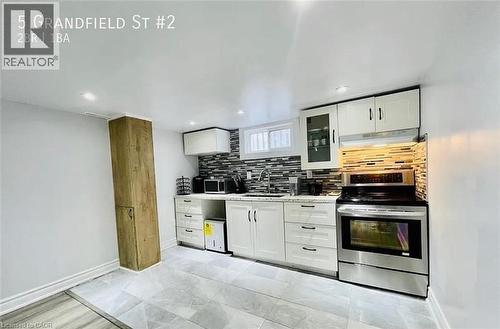 5 Grandfield Street, Hamilton, ON - Indoor Photo Showing Kitchen