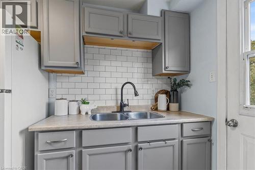 331 Preston Parkway, Cambridge, ON - Indoor Photo Showing Kitchen With Double Sink