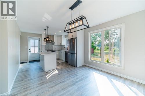 100 North Park Street, Brantford, ON - Indoor Photo Showing Kitchen