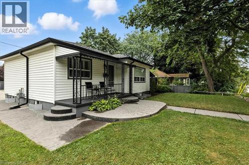 View of front facade - 50 Grove Crescent, Brantford, ON - Outdoor
