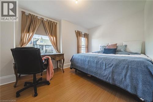 215 Mary Street, Hamilton, ON - Indoor Photo Showing Bedroom