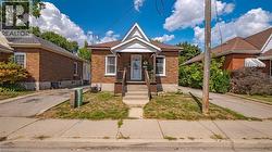 35 SALISBURY Avenue  Brantford, ON N3S 1M6