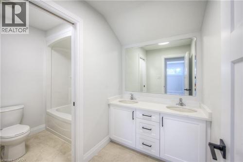 264 Blair Road Unit# 2, Cambridge, ON - Indoor Photo Showing Bathroom