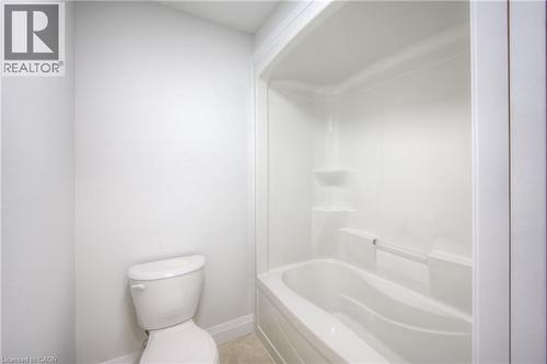 264 Blair Road Unit# 2, Cambridge, ON - Indoor Photo Showing Bathroom