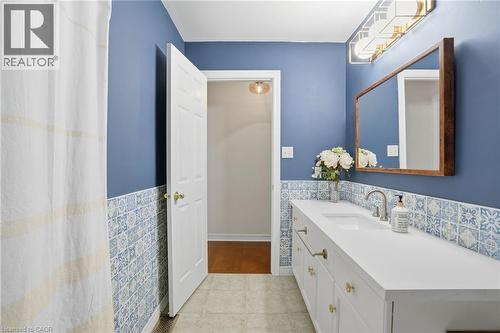 75 Etherington Crescent, Binbrook, ON - Indoor Photo Showing Bathroom