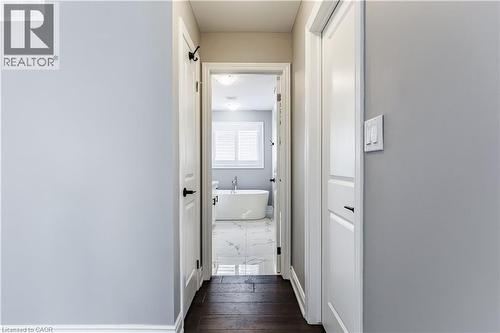 8 Cesar Place, Ancaster, ON - Indoor Photo Showing Other Room