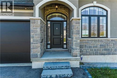 8 Cesar Place, Ancaster, ON - Outdoor