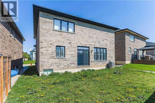 8 Cesar Place, Ancaster, ON - Outdoor