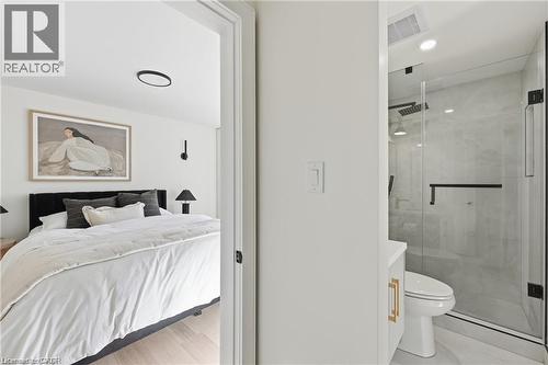 257 Strathcona Drive, Burlington, ON - Indoor Photo Showing Bathroom