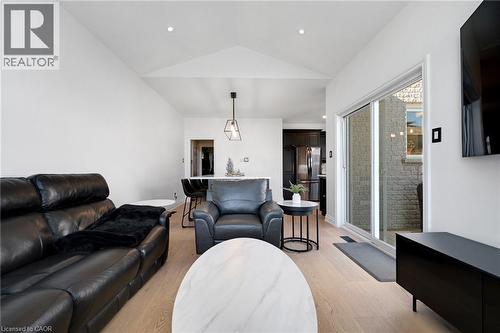 1295 Sheffield Road, Cambridge, ON - Indoor Photo Showing Living Room