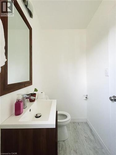 340 Pioneer Drive, Kitchener, ON - Indoor Photo Showing Bathroom