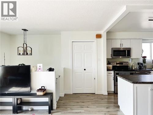 340 Pioneer Drive, Kitchener, ON - Indoor Photo Showing Kitchen
