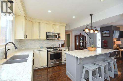 65 Rolston Drive, Hamilton, ON - Indoor Photo Showing Kitchen With Double Sink With Upgraded Kitchen