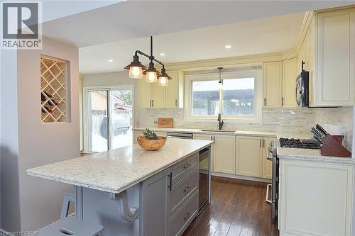 65 Rolston Drive, Hamilton, ON - Indoor Photo Showing Kitchen With Upgraded Kitchen