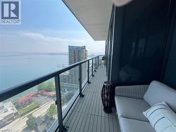 Balcony with a water view - 