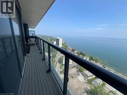 Balcony with a water view - 