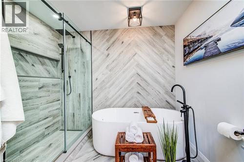 33 Tinatawa Court, Kitchener, ON - Indoor Photo Showing Bathroom