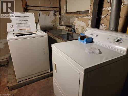 6 Cluny Avenue, Hamilton, ON - Indoor Photo Showing Laundry Room