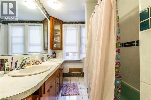 133 Albert Street, Waterloo, ON - Indoor Photo Showing Bathroom
